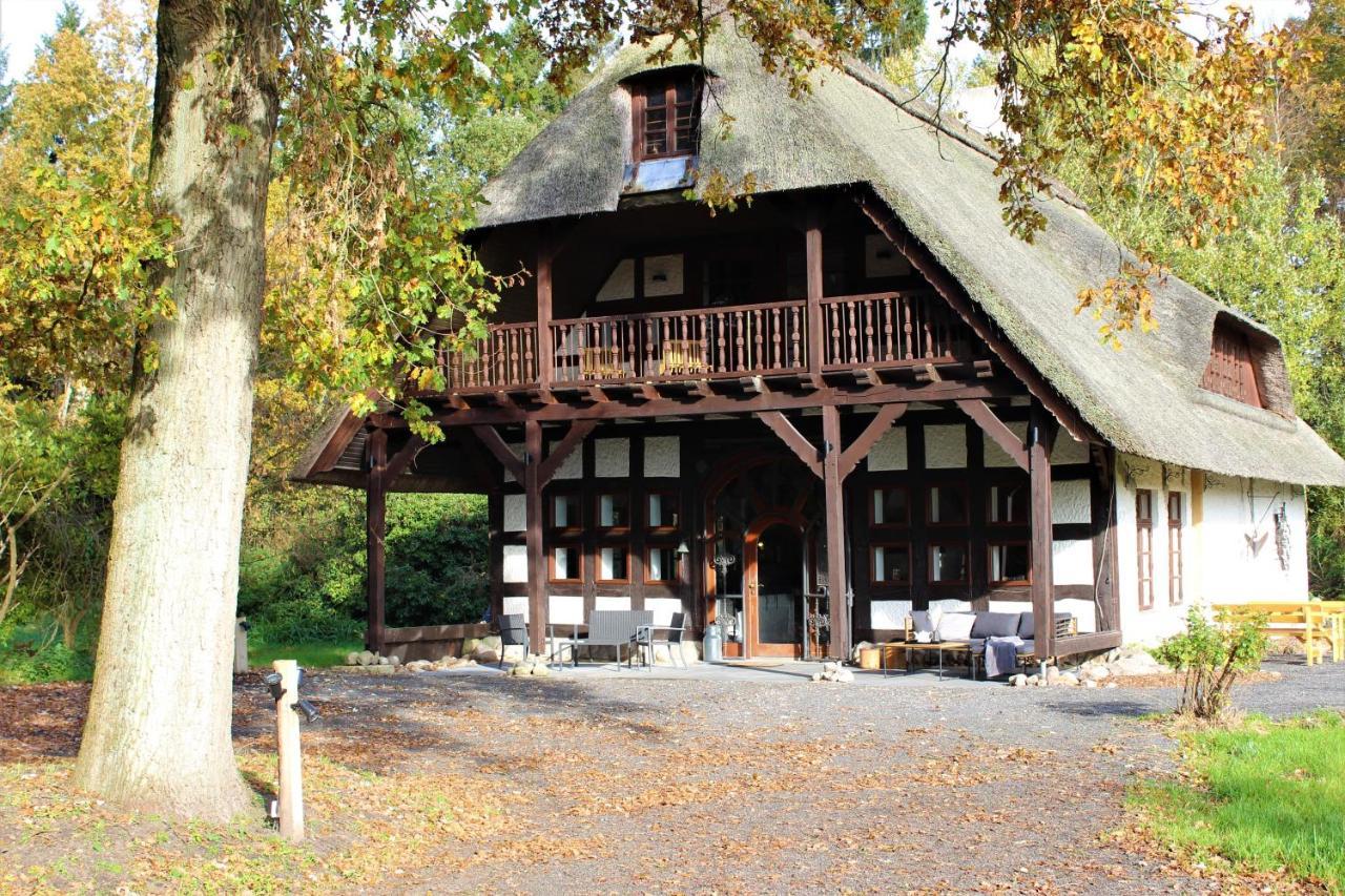 Ruhe Unter Reet-Haus Mit Sauna, Whirlpool Und Kamin Gnarrenburg Экстерьер фото