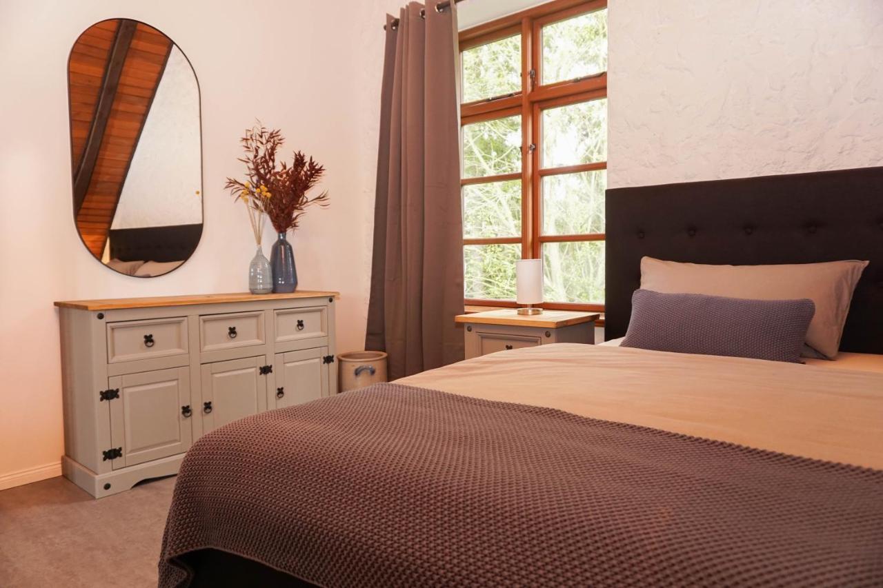 Ruhe Unter Reet-Haus Mit Sauna, Whirlpool Und Kamin Gnarrenburg Экстерьер фото