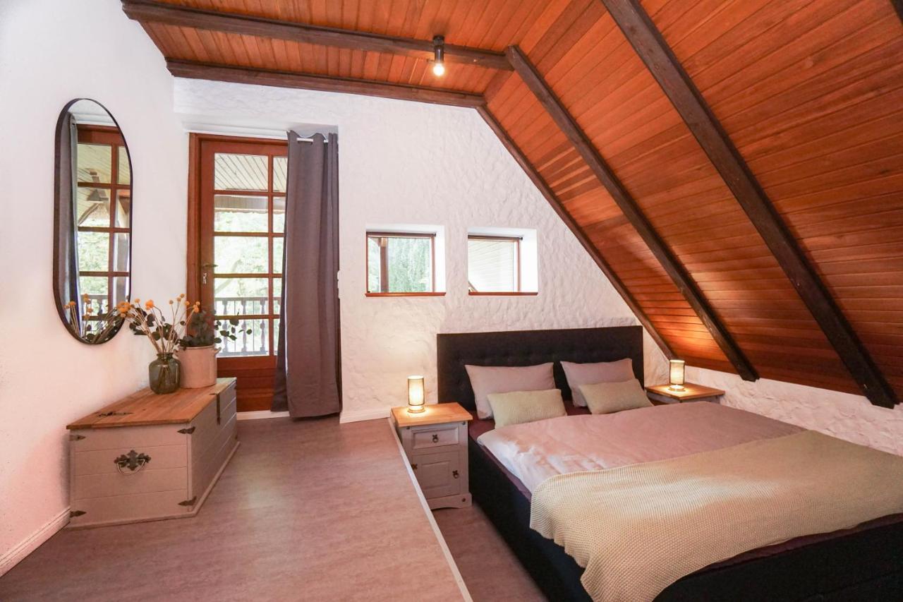 Ruhe Unter Reet-Haus Mit Sauna, Whirlpool Und Kamin Gnarrenburg Экстерьер фото