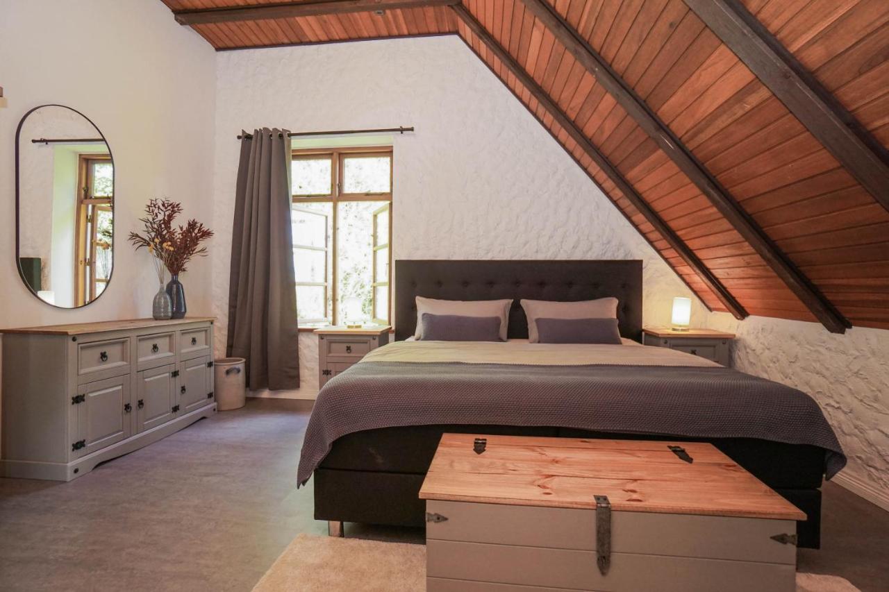 Ruhe Unter Reet-Haus Mit Sauna, Whirlpool Und Kamin Gnarrenburg Экстерьер фото