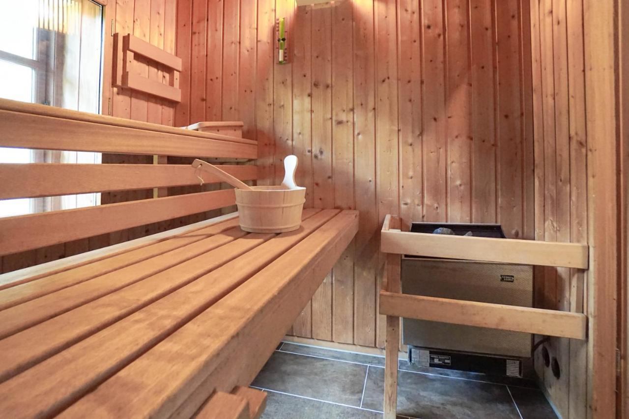 Ruhe Unter Reet-Haus Mit Sauna, Whirlpool Und Kamin Gnarrenburg Экстерьер фото