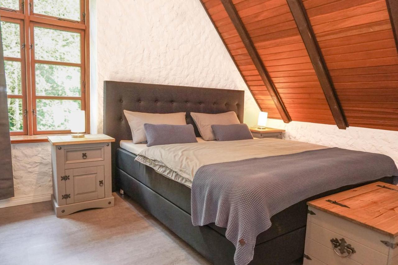 Ruhe Unter Reet-Haus Mit Sauna, Whirlpool Und Kamin Gnarrenburg Экстерьер фото