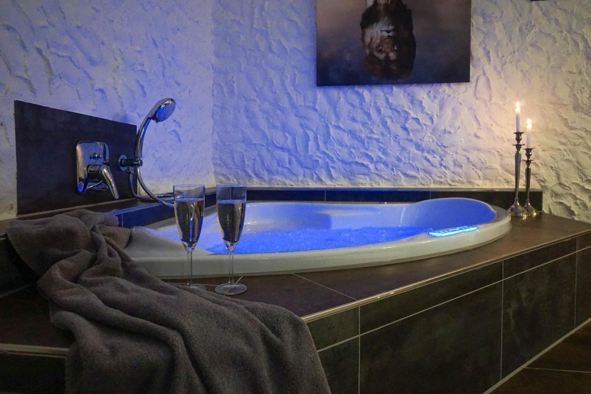 Ruhe Unter Reet-Haus Mit Sauna, Whirlpool Und Kamin Gnarrenburg Экстерьер фото